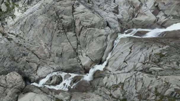 Het Smeltwater Stroomt Van Gletsjer Vallei Jaren Geleden Overal Ijs — Stockvideo