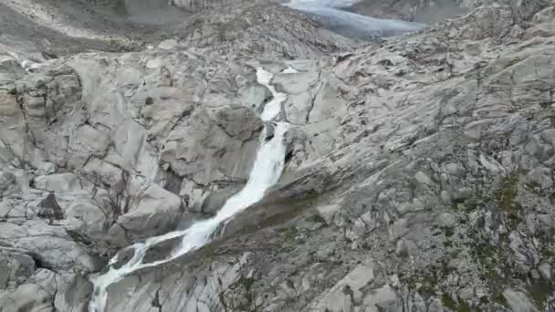 Erimiş Buzuldan Vadiye Akar Yıllar Önce Burada Her Yerde Buz — Stok video