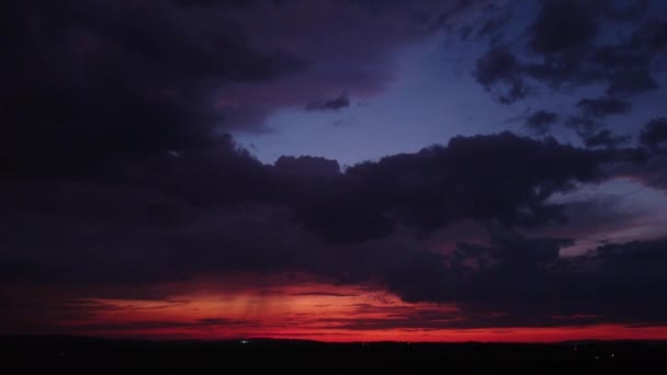 Céu Pôr Sol Com Nuvens Tempestade Aproximando — Vídeo de Stock