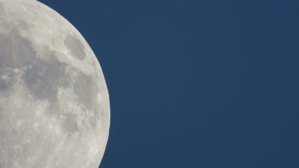 Паннінг Залишив Знімок Третьої Чверті Місяця Який Пропонує Можливість Глибшого — стокове відео