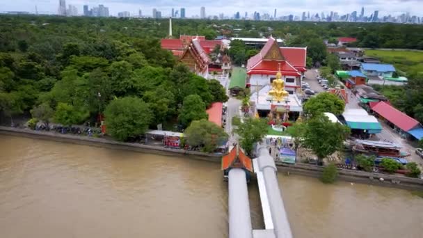 Flygfoto Över Wat Bang Nam Phueng Nok Chao Phraya River — Stockvideo