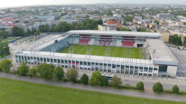 Aerial Boom Shot Avslöjar Sheriff Jozef Pilsudski Stadium Piedestal Upp — Stockvideo