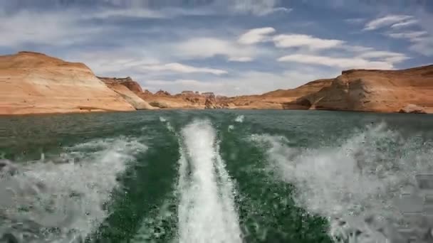 Utah Powell Gölü Nün Kırmızı Kanyonlarında Uçan Bir Jet Ski — Stok video