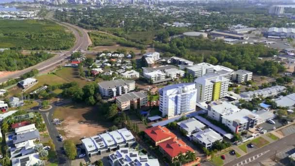 Drohnenschüsse Schossen Auf Die Skyline Der Stadt Darwin Autos Fahren — Stockvideo