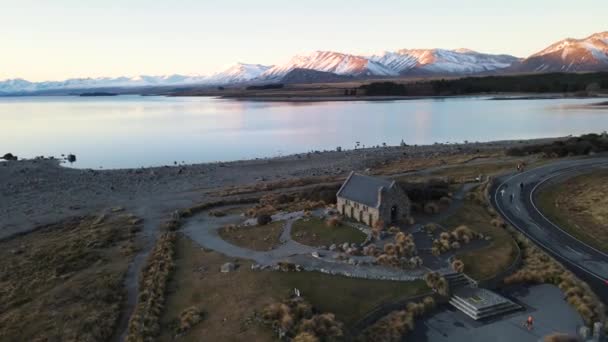 Tekapo Gölü Kıyısındaki Good Shepherd Ikonik Tarihi Kilisesi Yeni Zelanda — Stok video