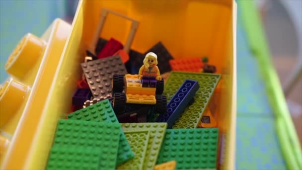 Bouwstenen Voor Kinderen Lego Speelgoed Doos — Stockvideo