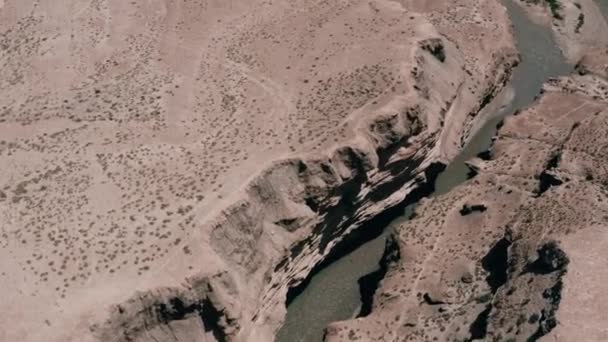 Shallow Canyon River Narrow Gap Aerial Top View — Stock Video