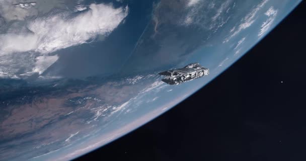 Grande Nave Espacial Futurista Warping Órbita Terra — Vídeo de Stock
