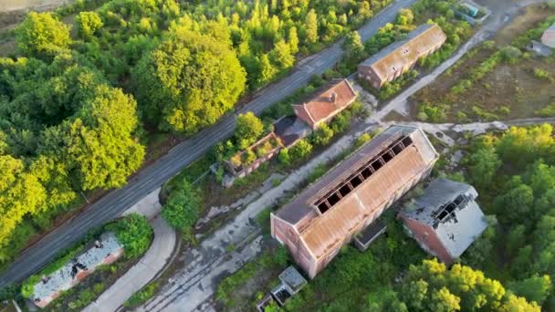 Imágenes Aéreas Edificios Abandonados Minería Carbón Bosque — Vídeos de Stock