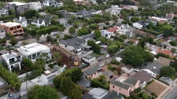 Luftaufnahme Überführung Von Brentwood Diverse Gehobene Wohnviertel Häuser Tagsüber — Stockvideo