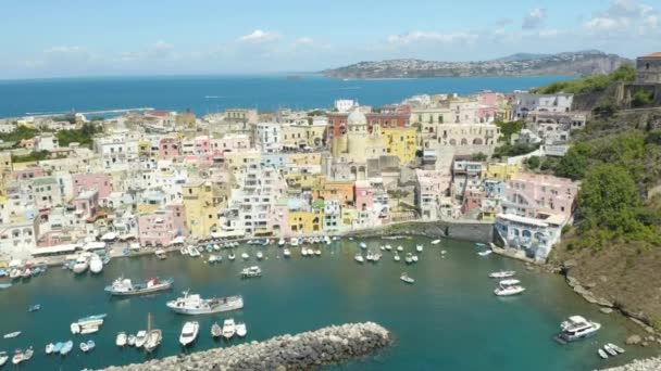 Filmische Luftaufnahme Von Procida Italien Neapolitanische Inselstadt Golf Von Neapel — Stockvideo