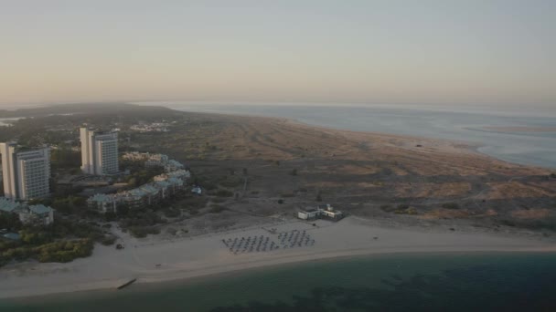 Playa Troia Vista Panorámica Drone Disparó Durante Una Mañana Verano — Vídeos de Stock