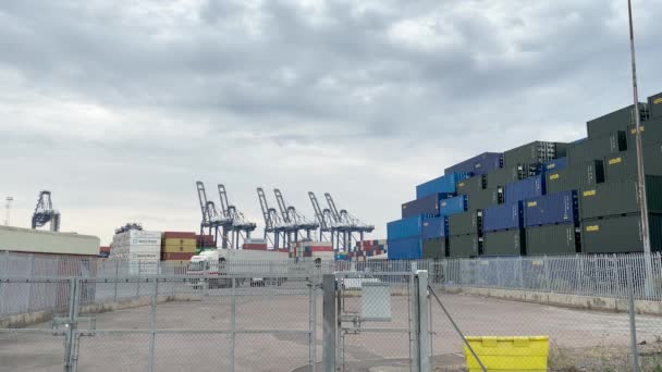 Stacks Shipping Containers Port Felixstowe Suffolk — Stock video