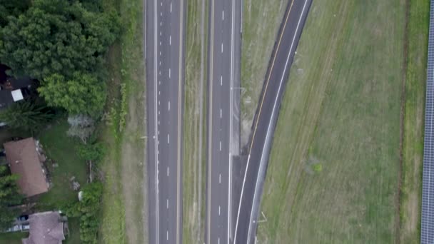 Aerial Drone Bird Eye View Highway Running Town Roads Evening — Stock Video