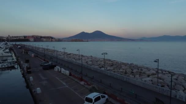 Una Hermosa Vista Del Vesuvio Puerto Nápoles Italia Dron — Vídeo de stock