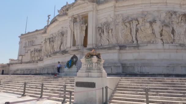 Wide Shot Tomb Unknown Soldier National Monument Vittorio Emanuele Midday — Stock Video