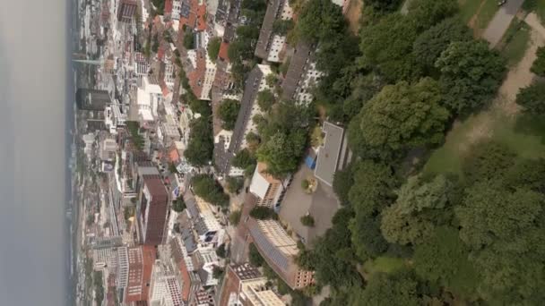 Drone Verticale Della Città Suburbana Tedesca Con Case Residenziali — Video Stock