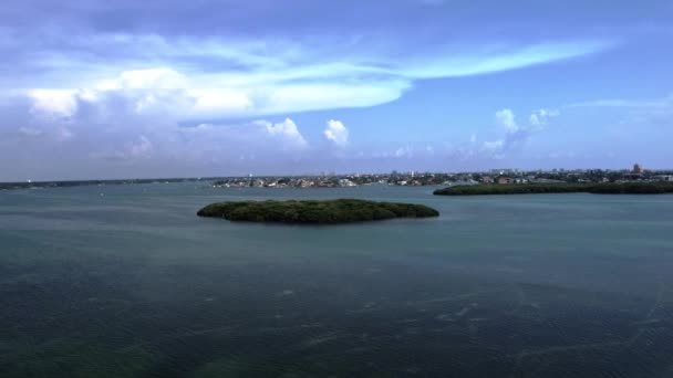 Tiro Aéreo Drones Bahía Boca Ciega Situado Este Las Playas — Vídeo de stock