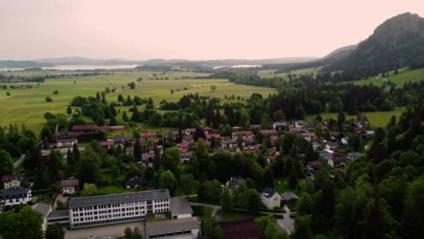 Morgen Einem Dorf Der Nähe Von Schloss Neuschwanstein Bei Füssen — Stockvideo