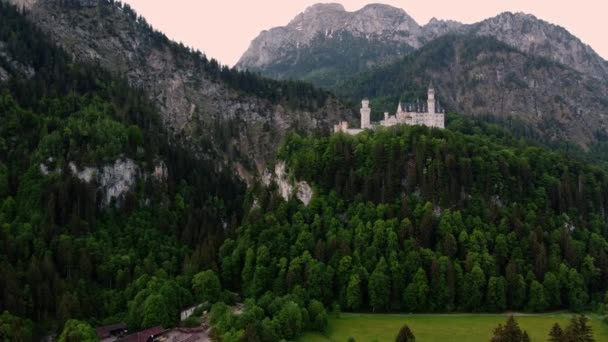 Úsvit Zámku Neuschwanstein Fussenu Jihozápadním Bavorsku Německo Historický Památkový Palác — Stock video