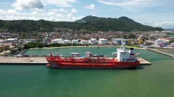 Grönt Orange Gult Vitt Lastfartyg Dockning Vid Port Panjang Lampung — Stockvideo