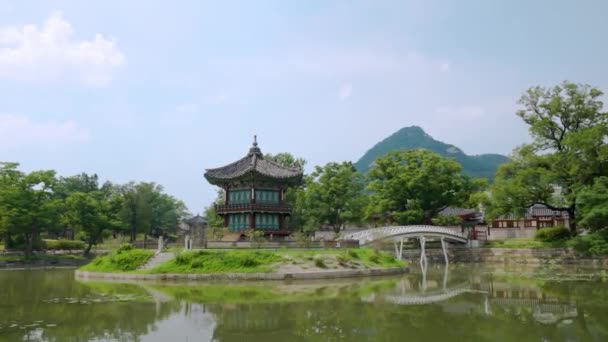 Hyangwonjeong Pavilion Kungligt Sommarhus Gyeongbok Palace Seoul Sydkorea Kranskott — Stockvideo