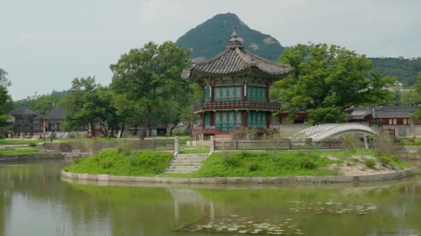 Utsikt Över Hyangwonjeong Paviljongen Gyeongbokgung Kungliga Palatset Sommar Seoul Sydkorea — Stockvideo