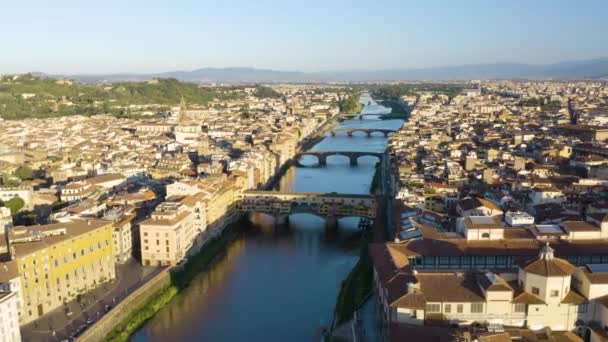 Filmación Cinematográfica Sobre Icónico Puente Ponte Vecchio Florencia Amanecer — Vídeo de stock