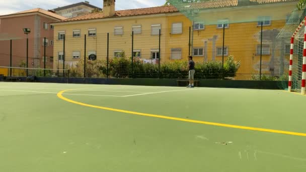 Corsa Pompaggio Adrenalinico Tennista Polacco Campo Buona Ricezione Lisbona Portogallo — Video Stock