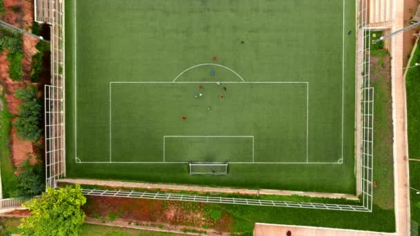 Aerial Topdown Άποψη Του Γηπέδου Ποδοσφαίρου Πέναλτι Σουτ Αργή Κίνηση — Αρχείο Βίντεο