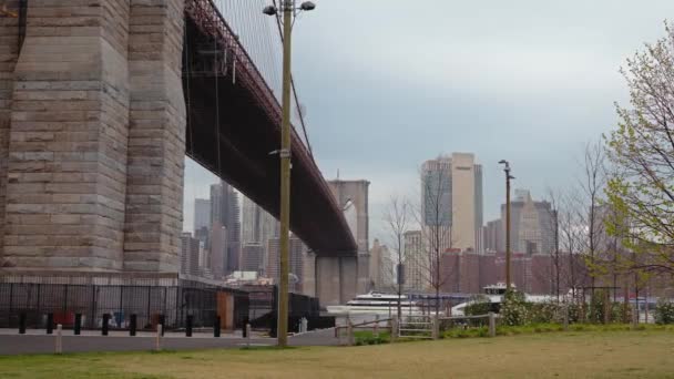 Fotografia Panorâmica Uma Ponte Brooklyn Edifícios Fundo — Vídeo de Stock