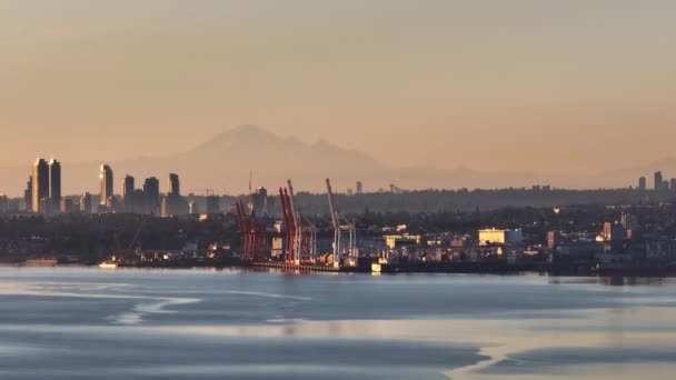 Impresionante Toma Aérea Aviones Tripulados Del Horizonte Puerto Distantes Vancouver — Vídeos de Stock