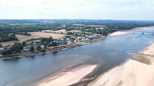 Mic Oraș Din Franța Lângă Râu Timpul Secetelor Vară Vedere — Videoclip de stoc