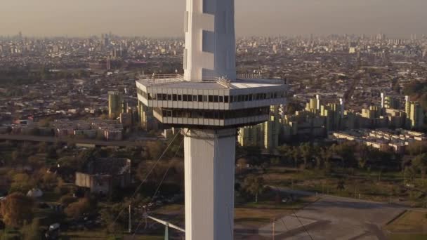 Αξιοθέατα Torre Espacial Ψηλό Πύργο Παρατήρησης Στέκεται Ψηλά Στο Μπουένος — Αρχείο Βίντεο