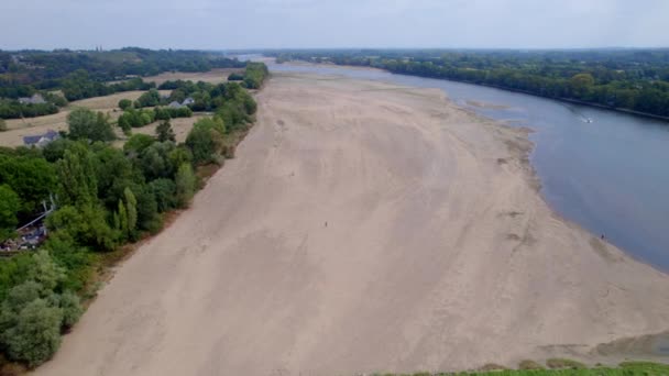 Trockene Sandige Flussufer Frankreich Während Des Heißen Sommers Luftaufnahme — Stockvideo