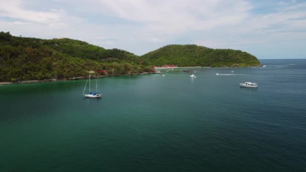 Montañas Del Océano Barcos Zihuatanejo Paisaje — Vídeos de Stock