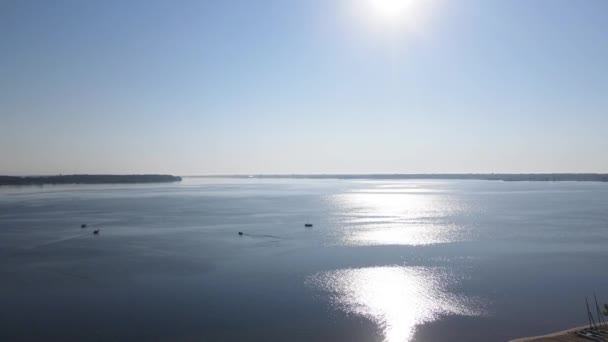 Ανύψωση Και Κλίση Πάνω Από Λίμνη Muskegon Καλοκαίρι — Αρχείο Βίντεο