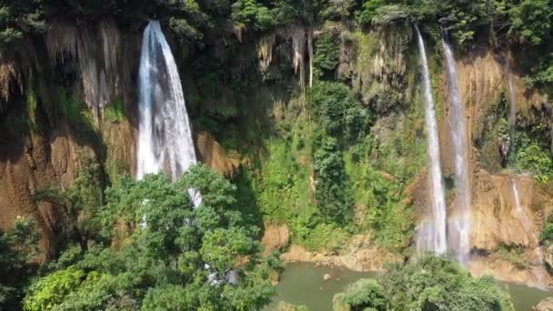 Zdjęcie Lotnicze Drona Jeden Ogromnych Wodospadów Thi Wodospad Położony Poza — Wideo stockowe