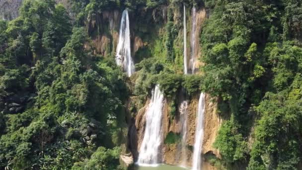 Drone Shot Rotating Thi Waterfall Adventures Peaceful Jungle Umphang Located — Stock Video