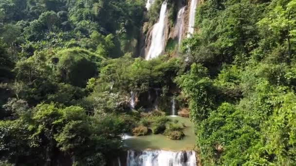 Lindo Drone Tiro Cachoeira Tropical Thi Localizado Fundo Selva Umphang — Vídeo de Stock