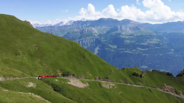 Treno Una Pista Montagna Svizzera Sta Scendendo Brienzer Rothorn Nella — Video Stock