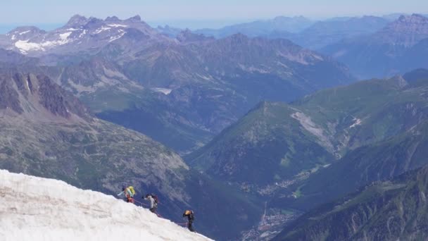 Dağlarda Açık Mavi Bir Günde Mont Blanc Yakınlarındaki Fransa Nın — Stok video