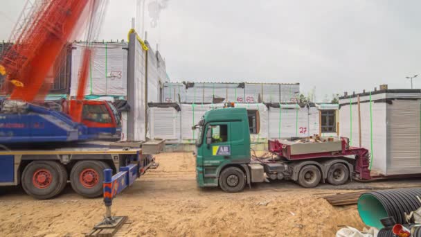 Camion Grue Travail Jour Nuit Levage Déplacement Maisons Modulaires Préfabriquées — Video