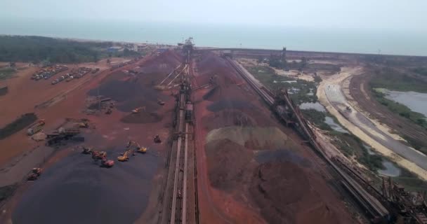 Kotrók Dolgoznak Szén Vas Tároló Területen Paradip Port Odisha India — Stock videók