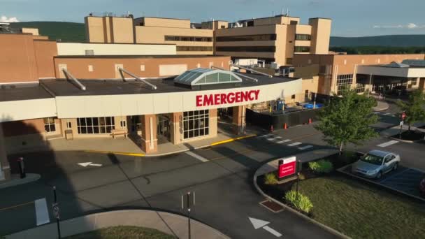 Entrada Emergência Hospital Medical Center Nittany Lion Penn State University — Vídeo de Stock