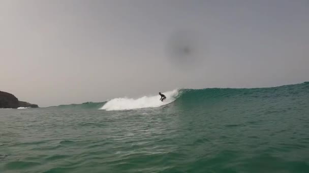 Awesome Male Surfer Rides Beautiful Emerald Barrel Wave Perfect Day — Stock Video