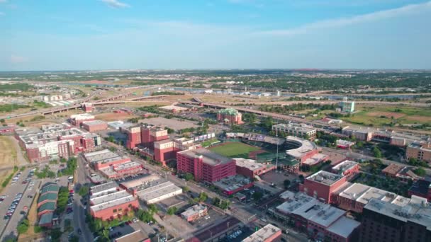 Drone Film Oklahoma City Baseball Park Vid Solnedgången Rör Sig — Stockvideo