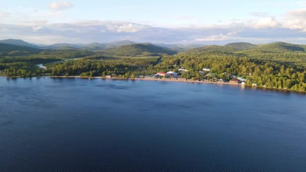 Luftaufnahme Eines Großen Sees Mit Mietshaus Strand New York — Stockvideo