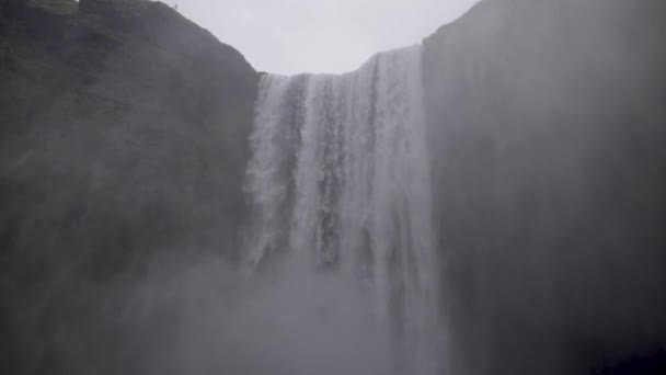 Skogafoss Cae Islandia Parte Inferior Las Cataratas Con Vídeo Estable — Vídeos de Stock