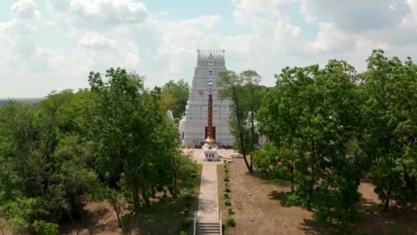 Drone Aéreo Para Frente Tiro Movimento Templo Hindu Tradicional Sul — Vídeo de Stock